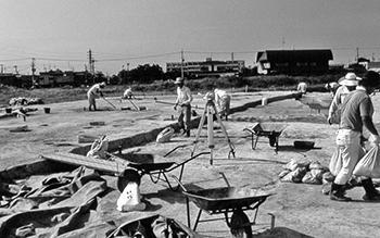 松原市民運動広場の発掘（昭和61年）の写真