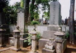 高木氏の墓石の画像