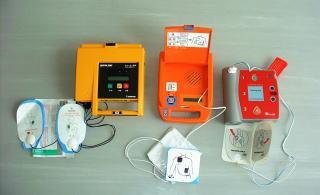 AED(自動体外式除細動器）について