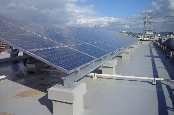 中央小学校太陽光発電整備工事の写真