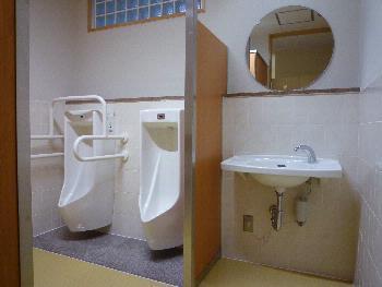 天美北小学校トイレ改造トイレ工事の写真