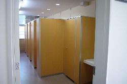 布忍小学校西館トイレ改造工事の写真