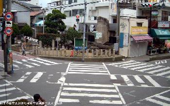 長尾街道と中高野街道との交差点（阿保茶屋）付近の写真
