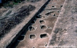 堀遺跡・掘立柱建物跡と柵跡（飛鳥時代）の写真